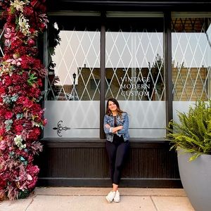 Meet your Posher, Ezva Lor